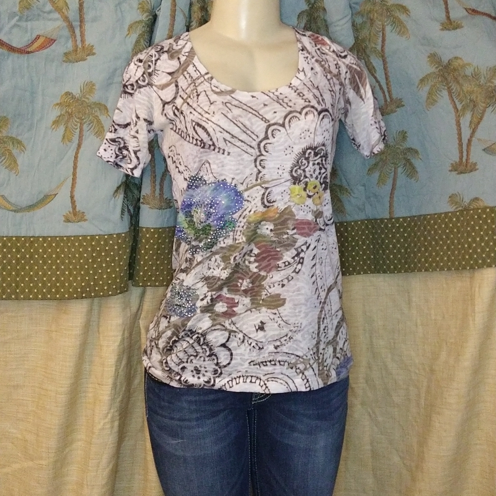 **Day trip shirt size small with rhinestones**